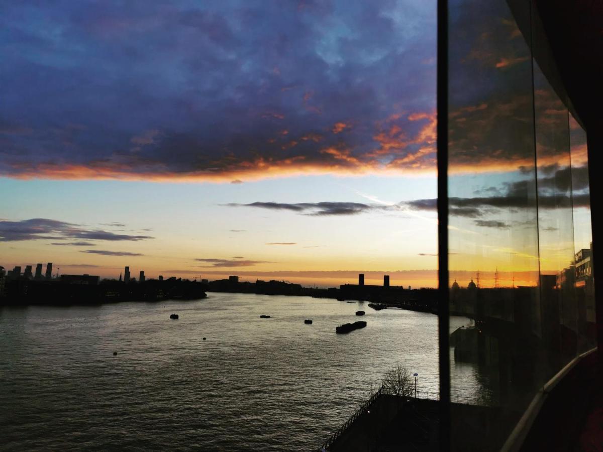 Homestay Room With Stunning Thames River View Londres Extérieur photo