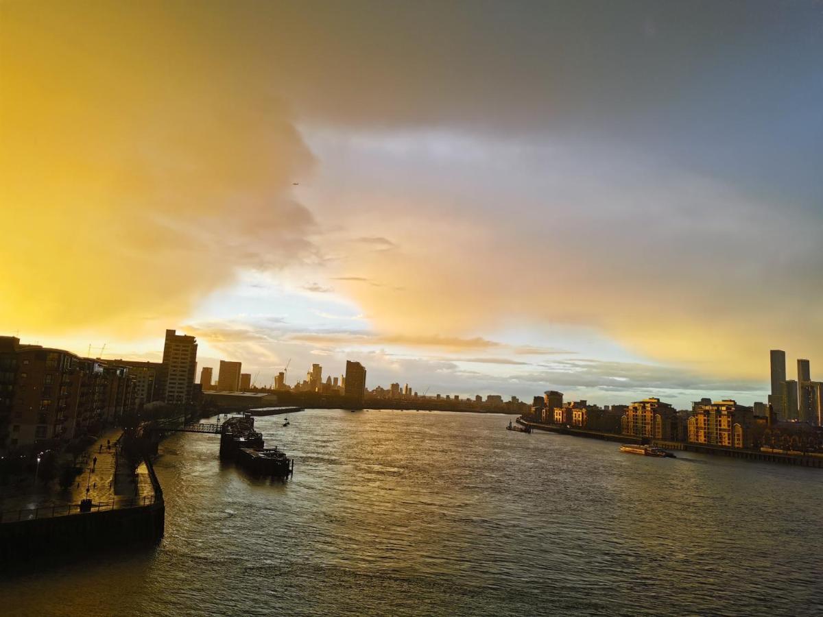 Homestay Room With Stunning Thames River View Londres Extérieur photo