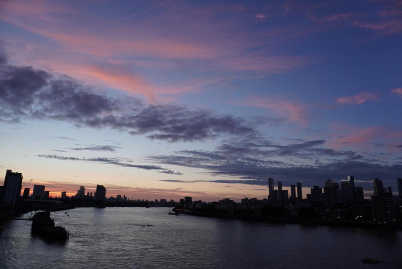 Homestay Room With Stunning Thames River View Londres Extérieur photo