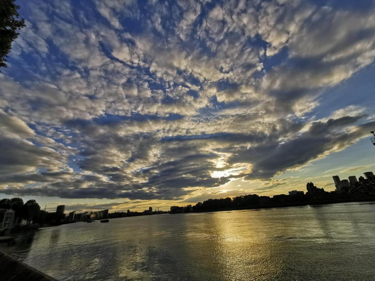 Homestay Room With Stunning Thames River View Londres Extérieur photo